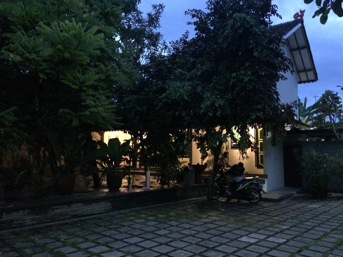 Sonosewu Guesthouse Yogyakarta Exteriör bild